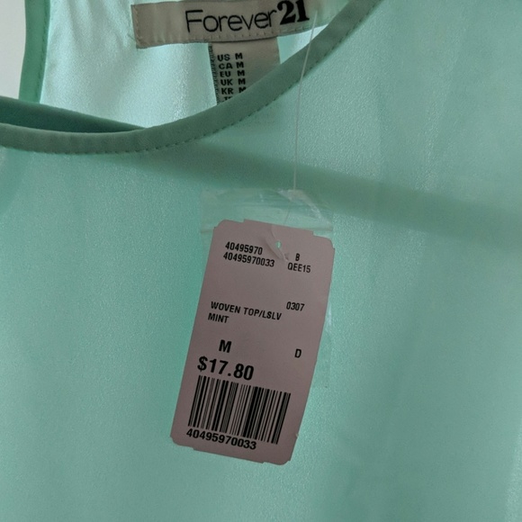 Mint colored woven top BNWT - Picture 2 of 3